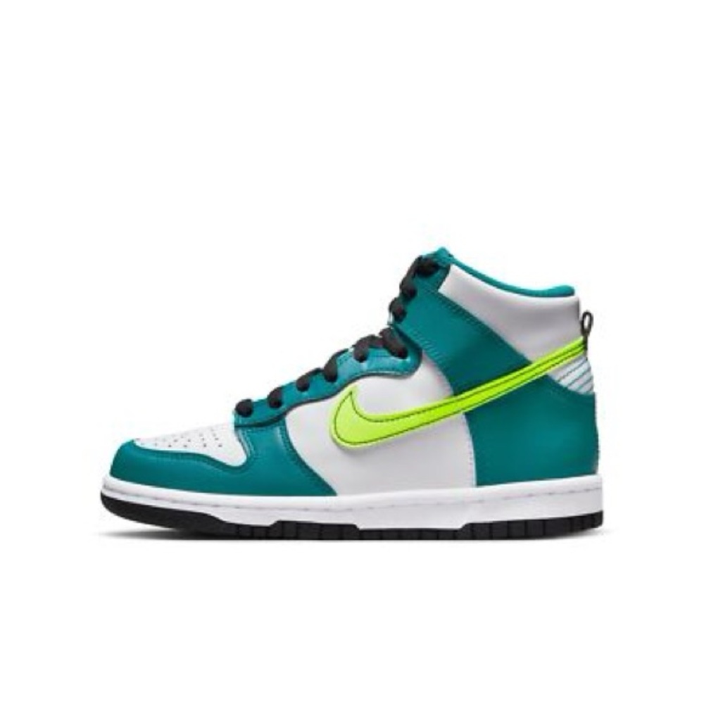 NWT Nike Dunk High (GS) Volt Bright Spruce High Top Sneakers Tennis Shoes
